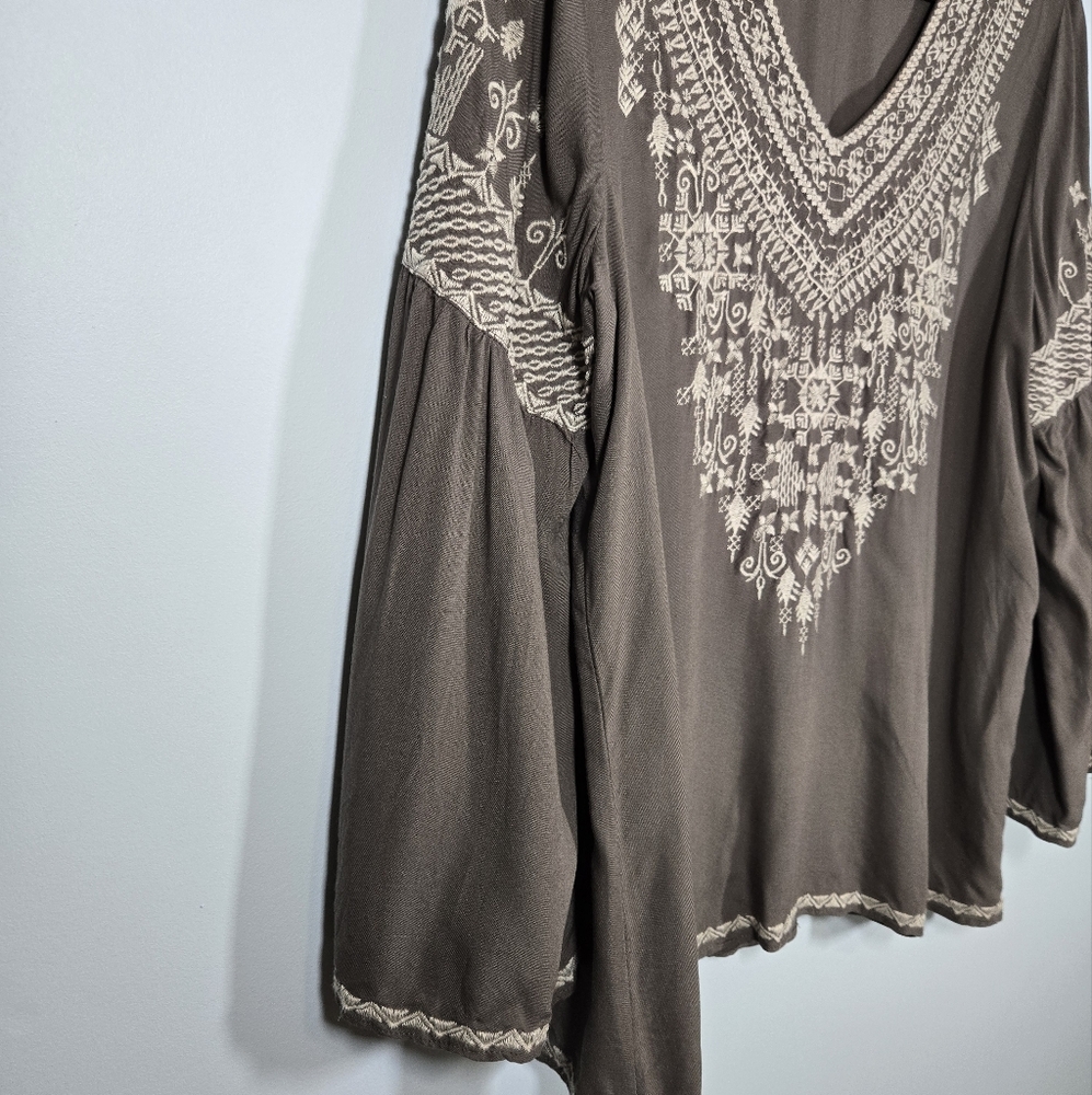 Chelsea & Theodore Embroidered Bohemian Top Womens Size Medium Green Boho Blouse - Picture 4 of 12